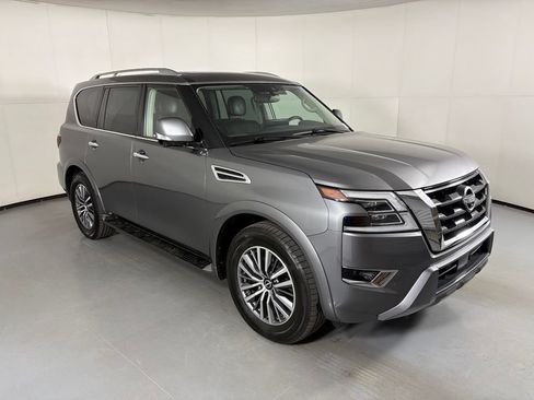 Used 2024 Nissan Armada SL w/ Captain's Chairs Package RWD image 2