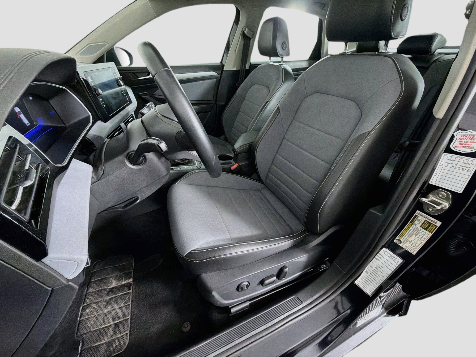 Used 2025 Volkswagen Jetta SE FWD image 13