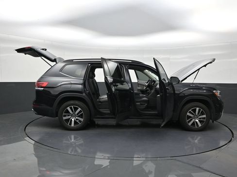 Used 2023 Volkswagen Atlas SE FWD image 28