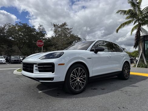Used 2024 Porsche Cayenne S image 29