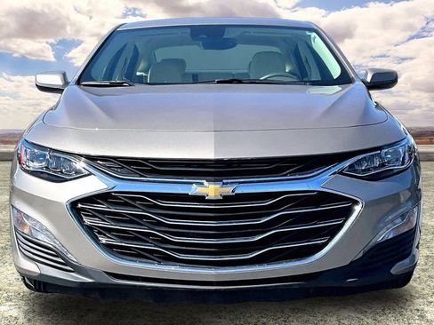 Used 2024 Chevrolet Malibu LT FWD image 2