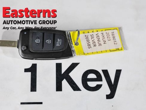 Used 2023 Hyundai Venue SEL image 26