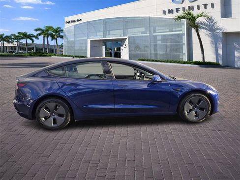 Used 2023 Tesla Model 3 Standard Range image 8