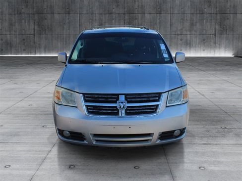 Used 2010 Dodge Grand Caravan SXT w/ Entertainment Group 2 image 8