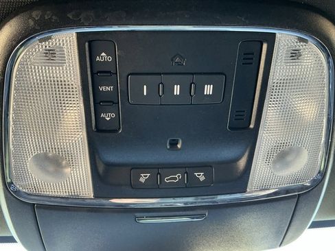 Used 2020 Jeep Grand Cherokee Limited w/ Premium Lighting Group image 12