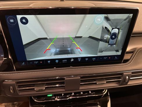 Used 2026 Lincoln Corsair Premiere image 11