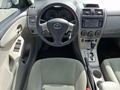 Used 2013 Toyota Corolla LE FWD image 11