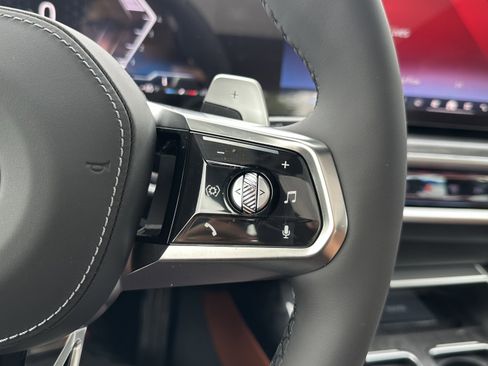 Used 2025 BMW 760i xDrive w/ Executive Package image 22