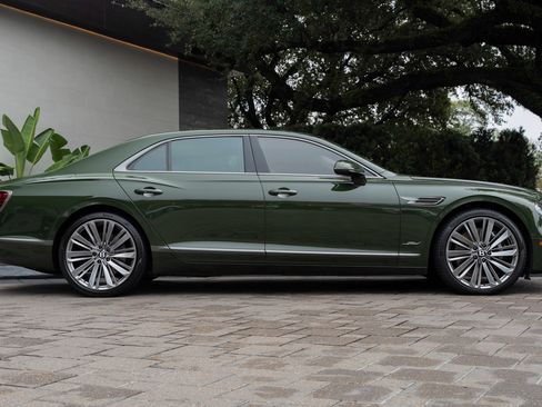 Certified 2024 Bentley Flying Spur W12 image 5