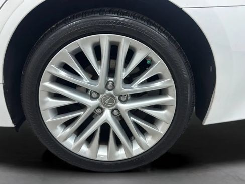 Used 2015 Lexus ES 350 w/ Luxury Package FWD image 31