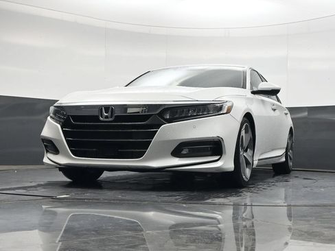 Used 2018 Honda Accord Touring image 31