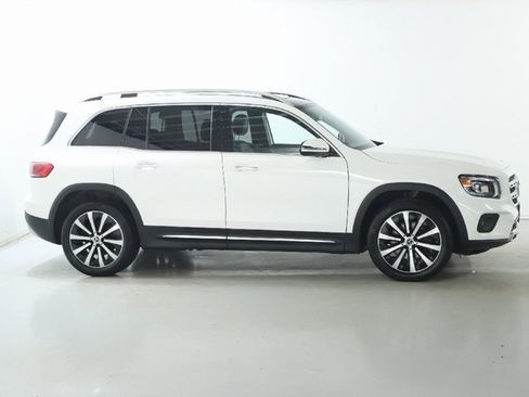 Used 2022 Mercedes-Benz GLB 250 4MATIC image 11