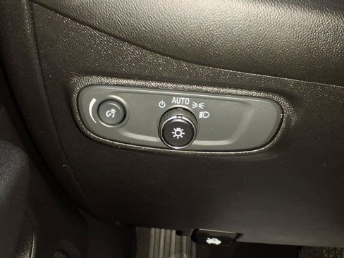 Used 2019 Chevrolet Equinox LT image 17