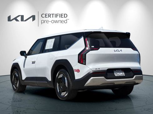 Certified 2024 Kia EV9 Light Long Range RWD image 6