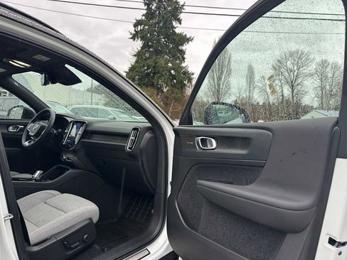 Certified 2023 Volvo XC40 Recharge Ultimate image 11