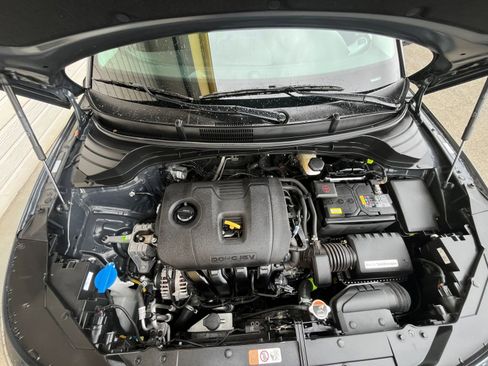 Used 2025 Kia Soul LX w/ LX Technology Package FWD image 31