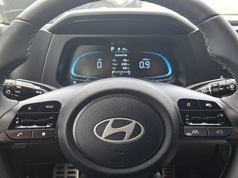 Certified 2025 Hyundai Elantra Sport FWD image 18