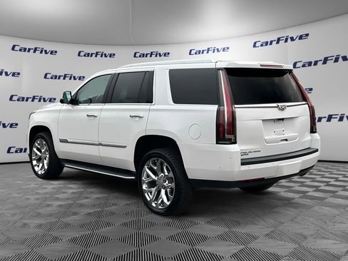 Used 2019 Cadillac Escalade Luxury image 3