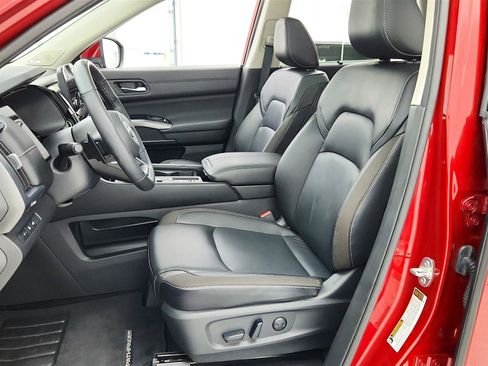 Used 2024 Nissan Pathfinder SL w/ SL Premium Package FWD image 26