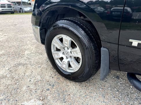 Used 2018 Nissan Titan SV w/ SV Convenience Package image 10