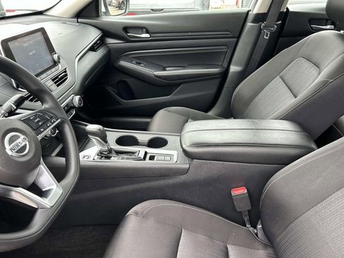 Used 2019 Nissan Altima 2.5 S AWD/4WD image 18