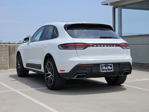 Certified 2026 Porsche Macan AWD/4WD image 3