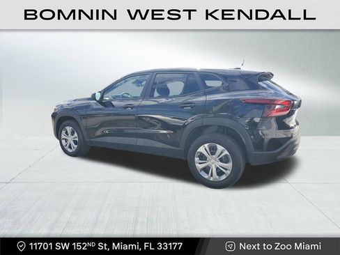 Used 2026 Chevrolet Trax LS image 5