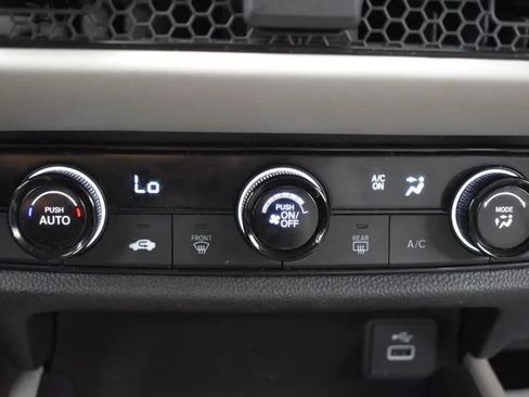 Used 2024 Honda HR-V LX image 31