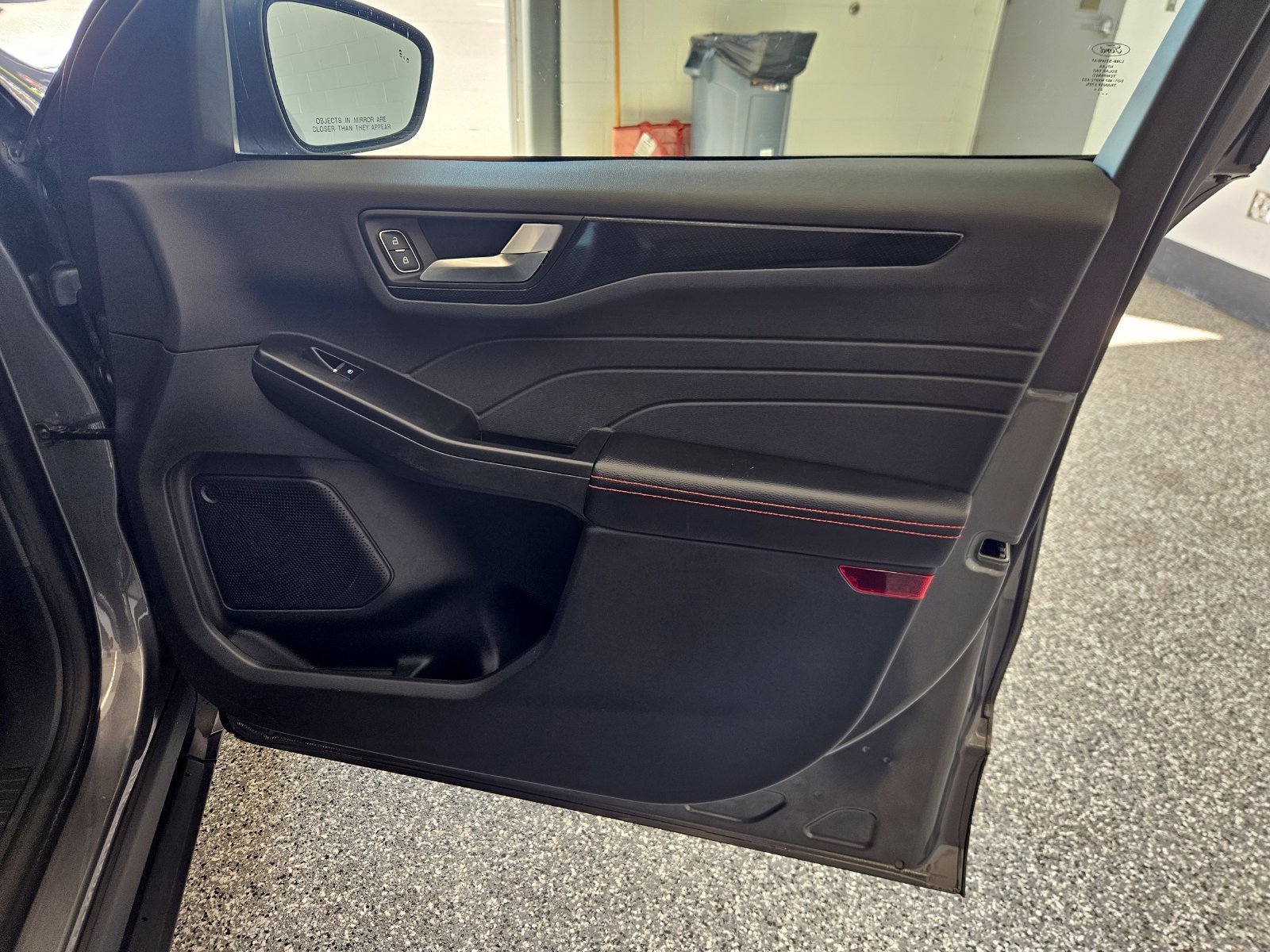 Used 2024 Ford Escape ST-Line w/ Tech Pack #1 FWD image 33
