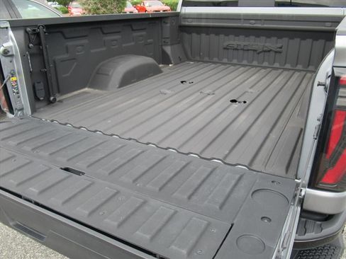 Used 2024 GMC Sierra 2500 AT4X AWD/4WD image 35