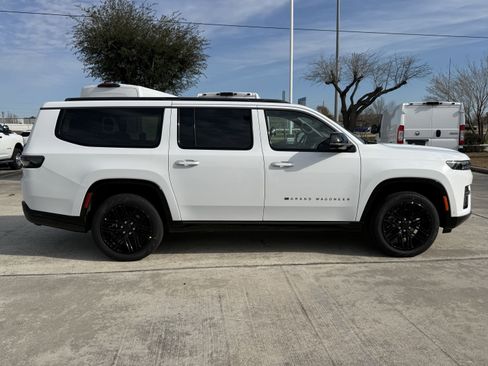 New 2026 Jeep Grand Wagoneer L Limited image 3