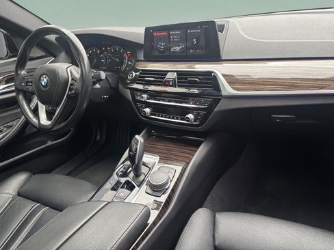 Used 2017 BMW 530i xDrive AWD/4WD image 8