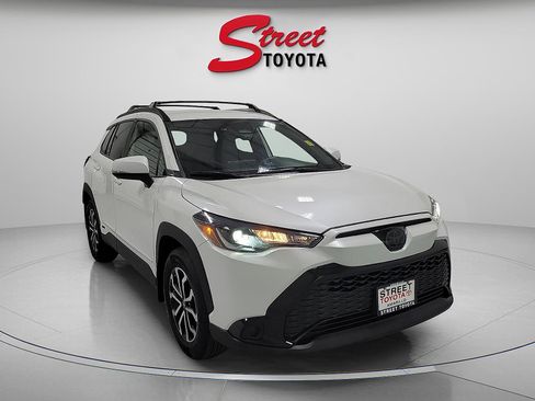 Used 2024 Toyota Corolla Cross AWD Hybrid image 5