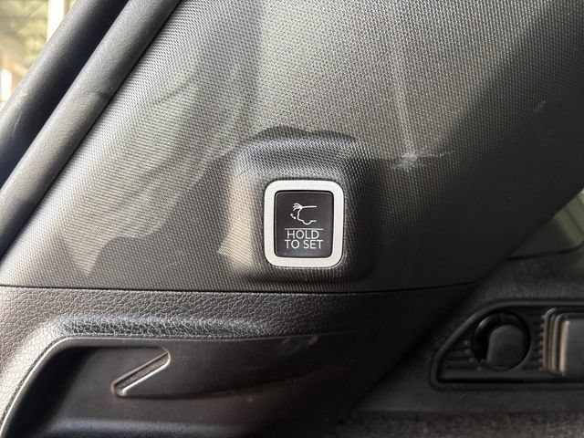 Used 2023 Jeep Grand Cherokee Summit AWD/4WD image 15