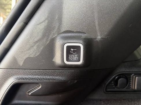 Used 2023 Jeep Grand Cherokee Summit AWD/4WD image 15