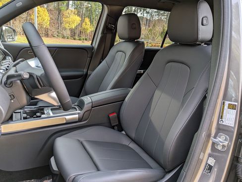 New 2026 Mercedes-Benz GLB 250 image 17