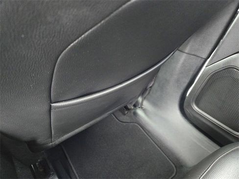 Used 2025 Jeep Compass Latitude image 27