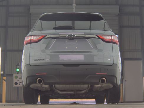 Used 2021 Chevrolet Traverse LT w/ LT Premium Package image 8