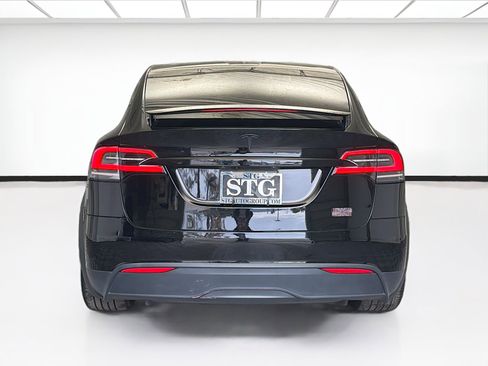 Used 2022 Tesla Model X Plaid image 5