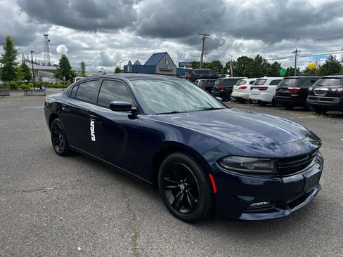 Used 2015 Dodge Charger SXT RWD image 1