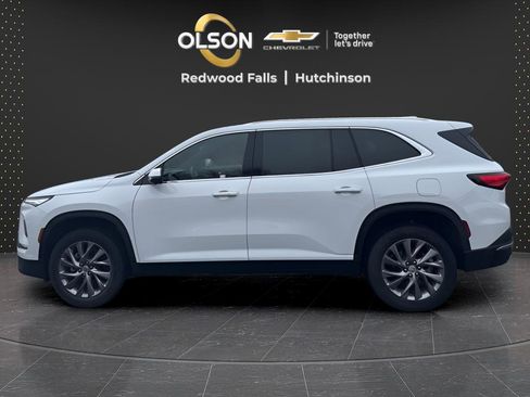 Used 2025 Buick Enclave Preferred image 2