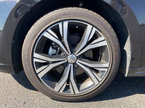 Used 2022 Volkswagen Passat 2.0T image 22