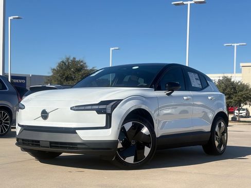 New 2025 Volvo EX30 Plus w/ Protection Package Premier image 2