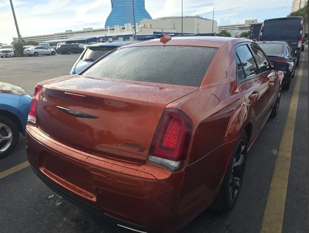 Used 2021 Chrysler 300 S RWD image 5
