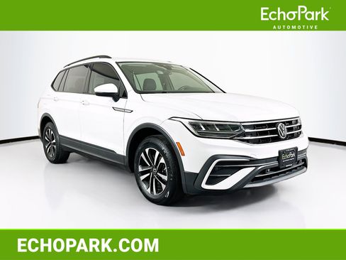 Used 2024 Volkswagen Tiguan S image 1