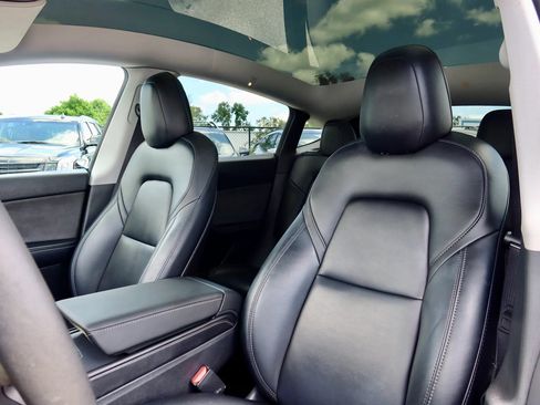 Used 2021 Tesla Model Y Long Range AWD/4WD image 10