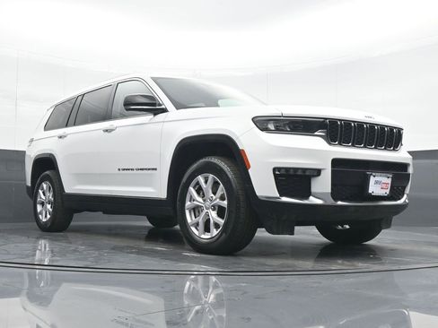 Used 2022 Jeep Grand Cherokee L Limited image 24