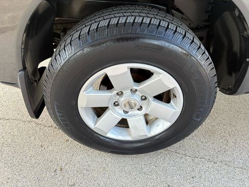 Used 2005 Nissan Titan LE w/ (T01) Tow Pkg RWD image 47