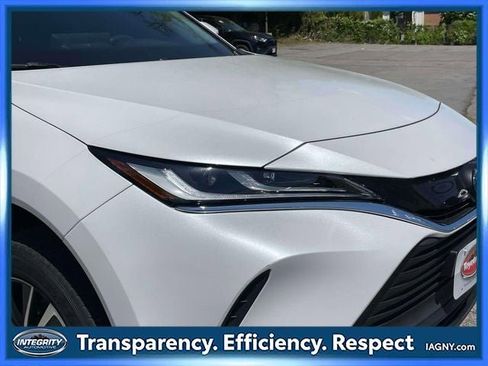 Used 2023 Toyota Venza LE AWD/4WD image 10