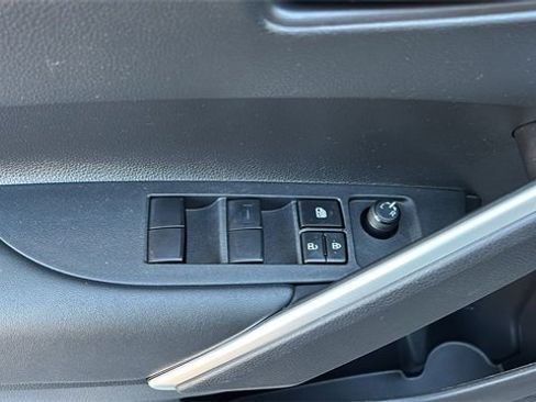 Used 2024 Toyota Corolla Cross LE image 13